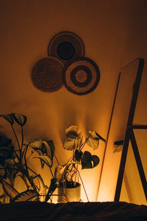 Simple Tips for Creating a Cozy and Inviting Home Environment